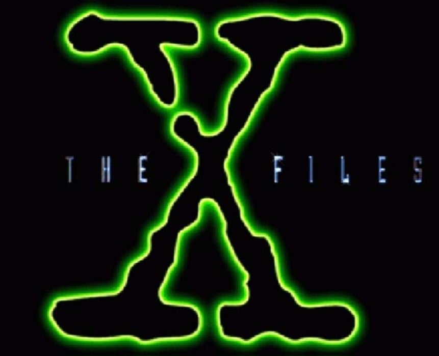 Criada por Chris Carter, Arquivo X foi exibida originalmente entre 10 de setembro de 1993 e 19 de maio de 2002, no canal norte-americano Fox. Além de um revival de duas temporadas adicionais, exibidas entre 24 de janeiro de 2016 e 21 de março de 2018.