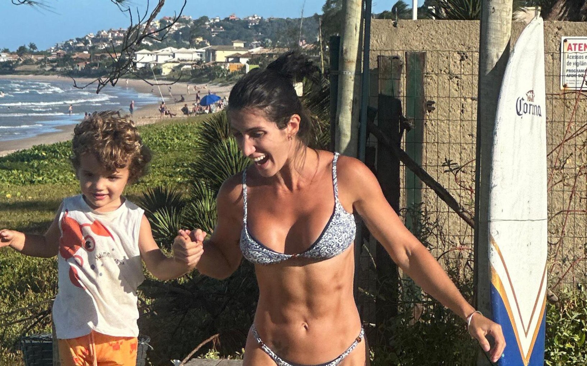 Dani Borges, nutricionista e educadora física, com seu filho