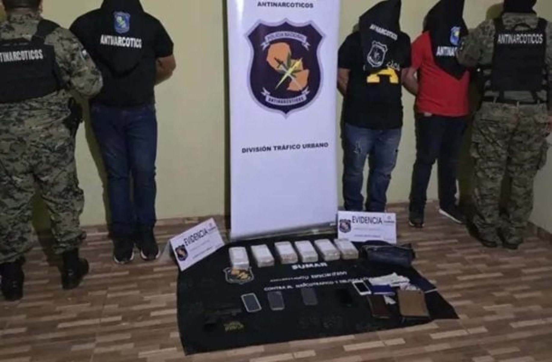 Ex-zagueiro do Santos é detido por tráfico de drogas no Paraguai