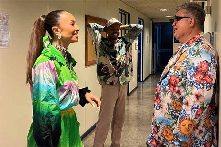 "Minha mãe ficou me ligando seis anos depois pra falar: 'Eu te perdoo'. 'Louca, quem não te perdoa sou eu! Não espero seu perdão!'. completou o carnavalesco e comentarista, que nunca mais veria os pais.