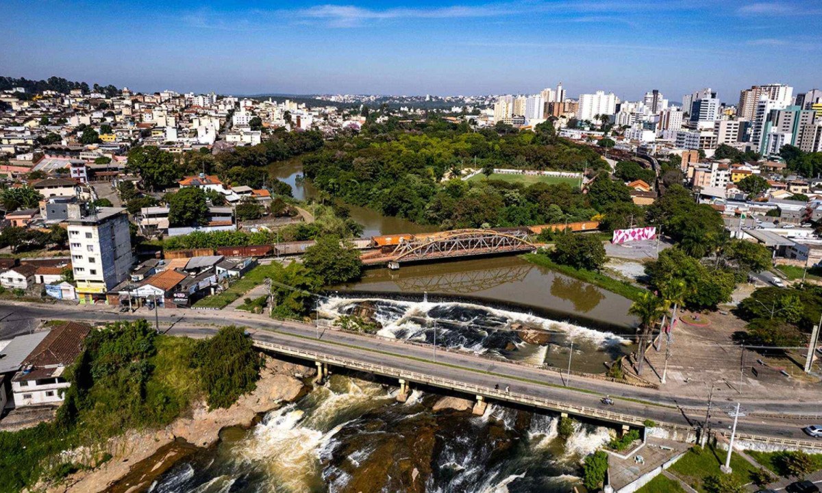 O Rio Pará corta grandes municípios como Divinópolis, onde ocorre a cicloexpedição em sua defesa -  (crédito: Léo Boi/CBH do Rio Pará)