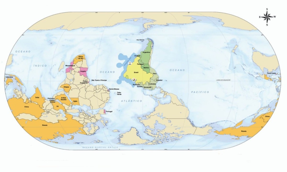 IBGE lançou mapa-múndi invertido, com o Sul no topo - (crédito: IBGE/Divulgação) IBGE lançou mapa-múndi invertido, com o Sul no topo - (crédito: IBGE/Divulgação)
