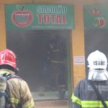 Sacolão pega fogo no Centro de Belo Horizonte - Marcos Vieira/EM/D.A Press