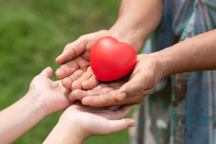Famosos que já foram submetidos a transplante de órgão - jcomp freepik
