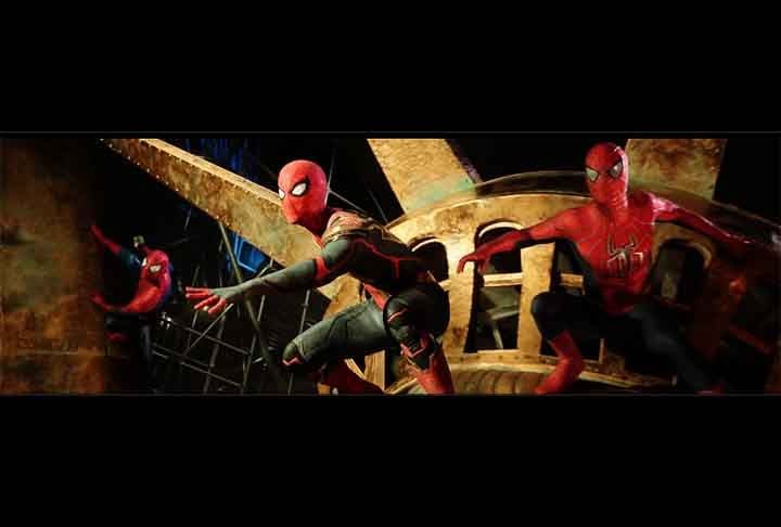 O filme "Homem-Aranha: Sem Volta Para Casa" (2021) mostra os três Homens-Aranha (interpretados por Tom Holland, Andrew Garfield e Tobey Maguire) reunidos na luta final sobre a Estátua da Liberdade. A batalha ocorre enquanto a estátua está sendo reformada para incluir um escudo do Capitão América, criando um cenário épico e simbólico no enredo.
