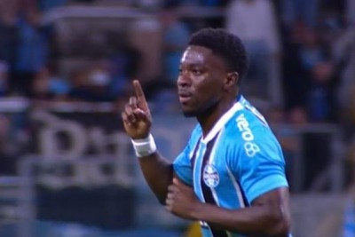 O Grêmio empatou em 1 a 1 com o Bragantino neste sábado (10), em Porto Alegre, pela oitava rodada do Campeonato Brasileiro. Veja como o Jogada 10 avaliou os jogadores do Tricolor Gaúcho. Foto: Reprodução/ Premiere -  (crédito: Reprodução/ Premiere)