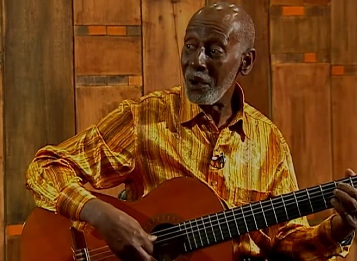 Uma de suas composições mais conhecidas é "Agoniza Mas Não Morre", gravada por Beth Carvalho em 1978.