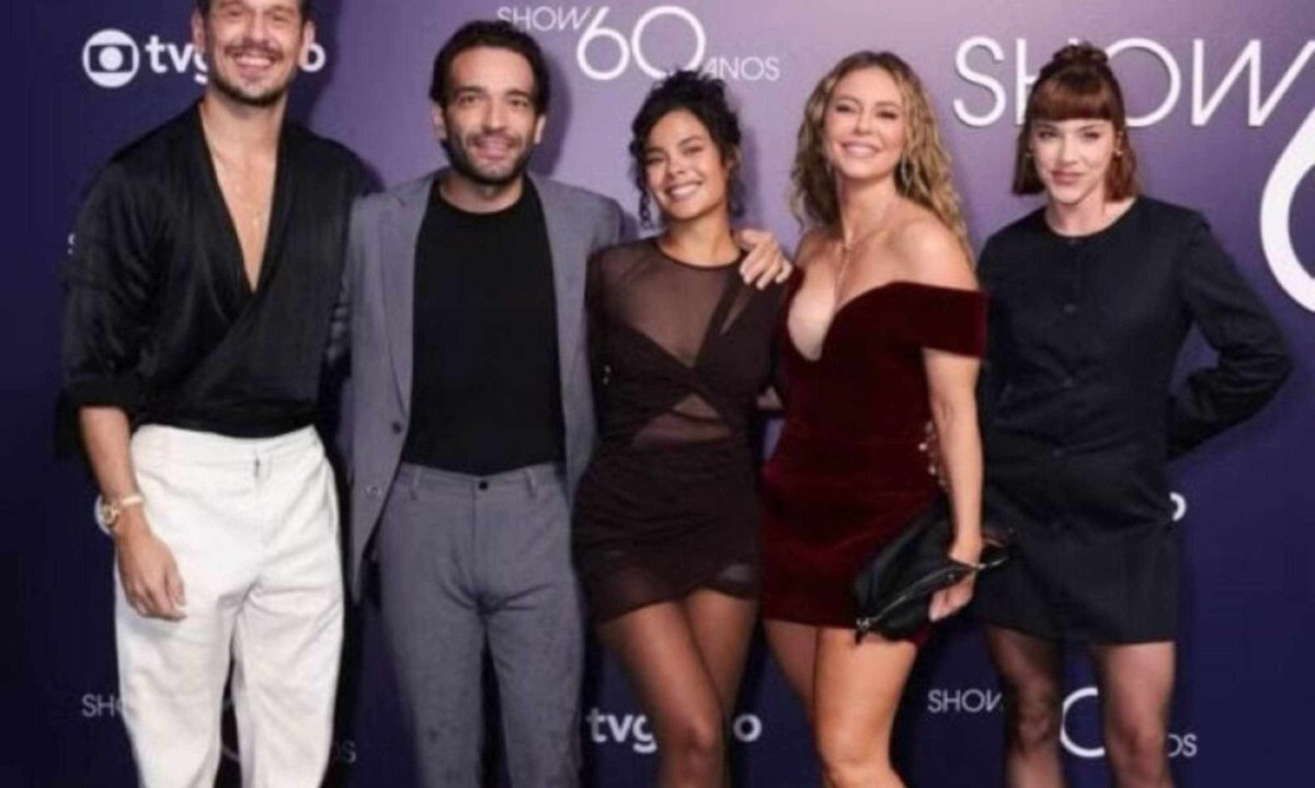 Elenco de “Vale Tudo” posa sem Cauã Reymond e reforça boatos de bastidores - (crédito: Tupi - Pablo Oliveira) Elenco de “Vale Tudo” posa sem Cauã Reymond e reforça boatos de bastidores - (crédito: Tupi - Pablo Oliveira)