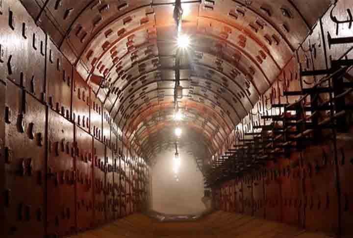 Atualmente, o local funciona como um museu, com salões, salas de conferências, bar e restaurante, além de receber festas de casamento e infantis. Em dias normais, o bunker é aberto à visitação e possui artefatos da Guerra Fria e do período soviético em geral. 