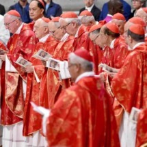 Conclave 2025: Cardeais iniciam processo para eleger novo Papa no Vaticano - Tupi - Pablo Oliveira