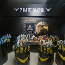 ‘Gangue da marcha à ré’: mulher é presa e 300 produtos são recuperados  - PMMG/Divulgação