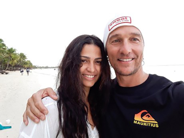 "O que eu amo no Brasil é que vocês têm um ambiente constantemente musical. Não importa a sua profissão, você pode ser o responsável por limpar as ruas, um advogado bem rico ou um ator. Há um senso de honra e de orgulho, um senso de performance que eu amo sobre a cultura brasileira. E isso está no ar", afirmou sobre o Brasil.