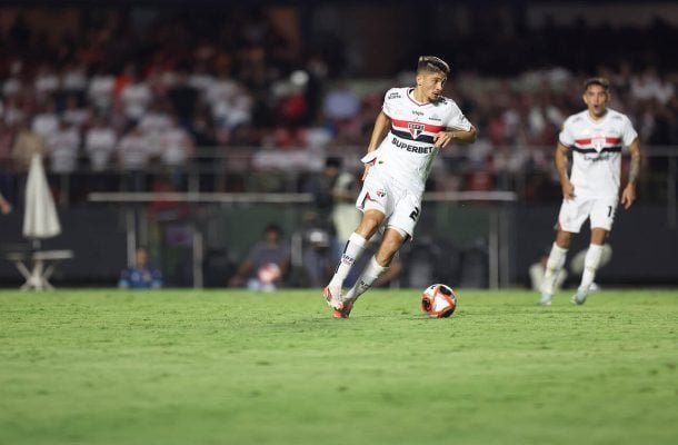 PABLO MAIA - Entrou no lugar de Marcos Antônio para dar mais segurança à defesa, o que fez com êxito - Nota 6,5 -  Paulo Pinto / São Paulo FC