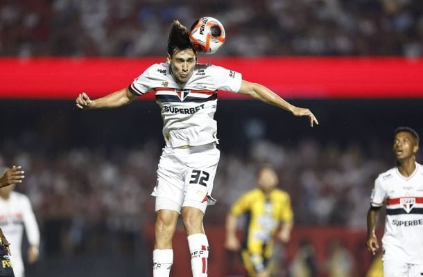 FERRARESI - Concedeu alguns espaços na defesa, inclusive no gol e deixou a desejar no ataque. Recebeu cartão amarelo - Nota  5,5 - Divulgação/São Paulo