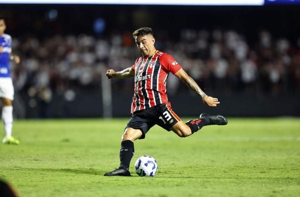 ENZO DÍAZ -Substituiu Wendell no primeiro tempo e transmitiu boa segurança defensiva, mas pouco fez ofensivamente - Nota 6,0 - Divulgação/São Paulo