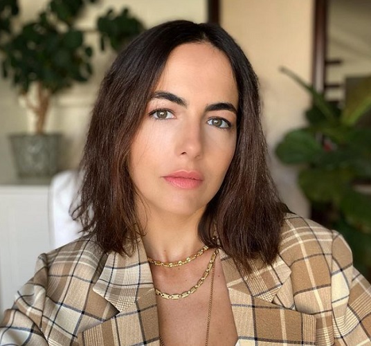 A atriz Camilla Belle, apesar de ter nascido nos EUA, é filha da empresária paulista Deborah Gould. Belle fala português e já revelou seu amor por vários aspectos do Brasil.
