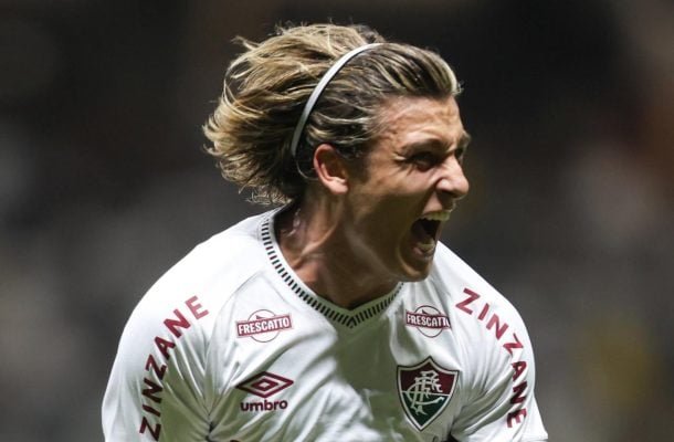 CANNOBIO – No primeiro tempo, não entrou no jogo. Perdeu-se quando o Fluminense atacava e foi errático ao ajudar Samuel Xavier na defesa. Na etapa final, foi muito feliz no arremate de primeira que, ao aproveitar o erro bisonho de Lyanco, fez o gol do Fluminense.Mas foi mal demais ao deixar Rubens o ultrapassar e mandar a bomba de fora da área que empatou o jogo em 1 a 1.  NOTA: 6,0. Foto: Divulgação Fluminense