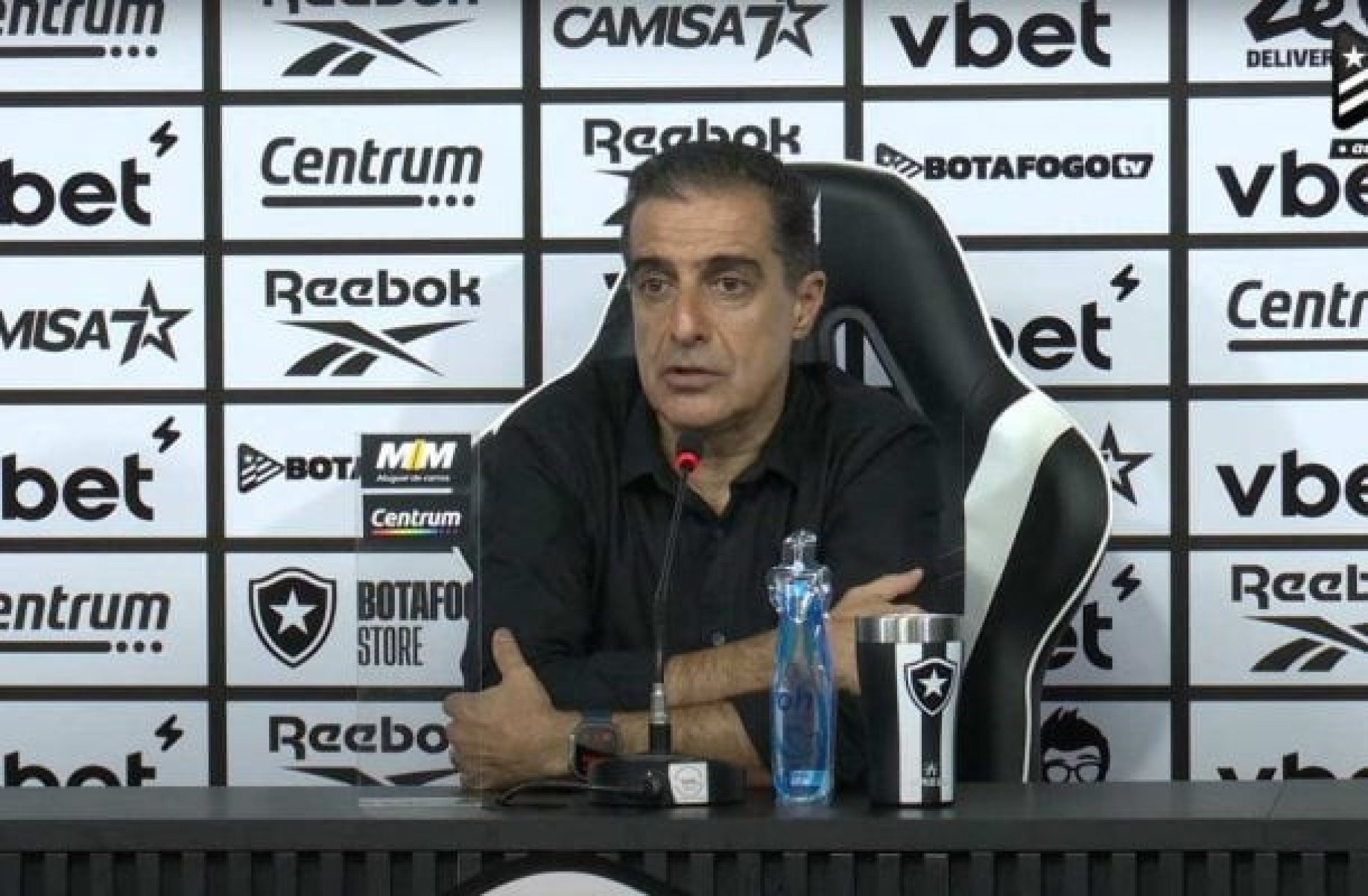 Apesar de goleada, Paiva critica atuação incial do Botafogo