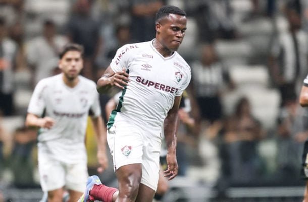 ÁRIAS – O único criador do time. Sem muito espaço, recuava para buscar o jogo. Caiu por todos os setores do campo e foi quem mais incomodou a defesa do Galo. Mas teve uma queda no segundo tempo. nota 7,0. Divulgação Fluminense