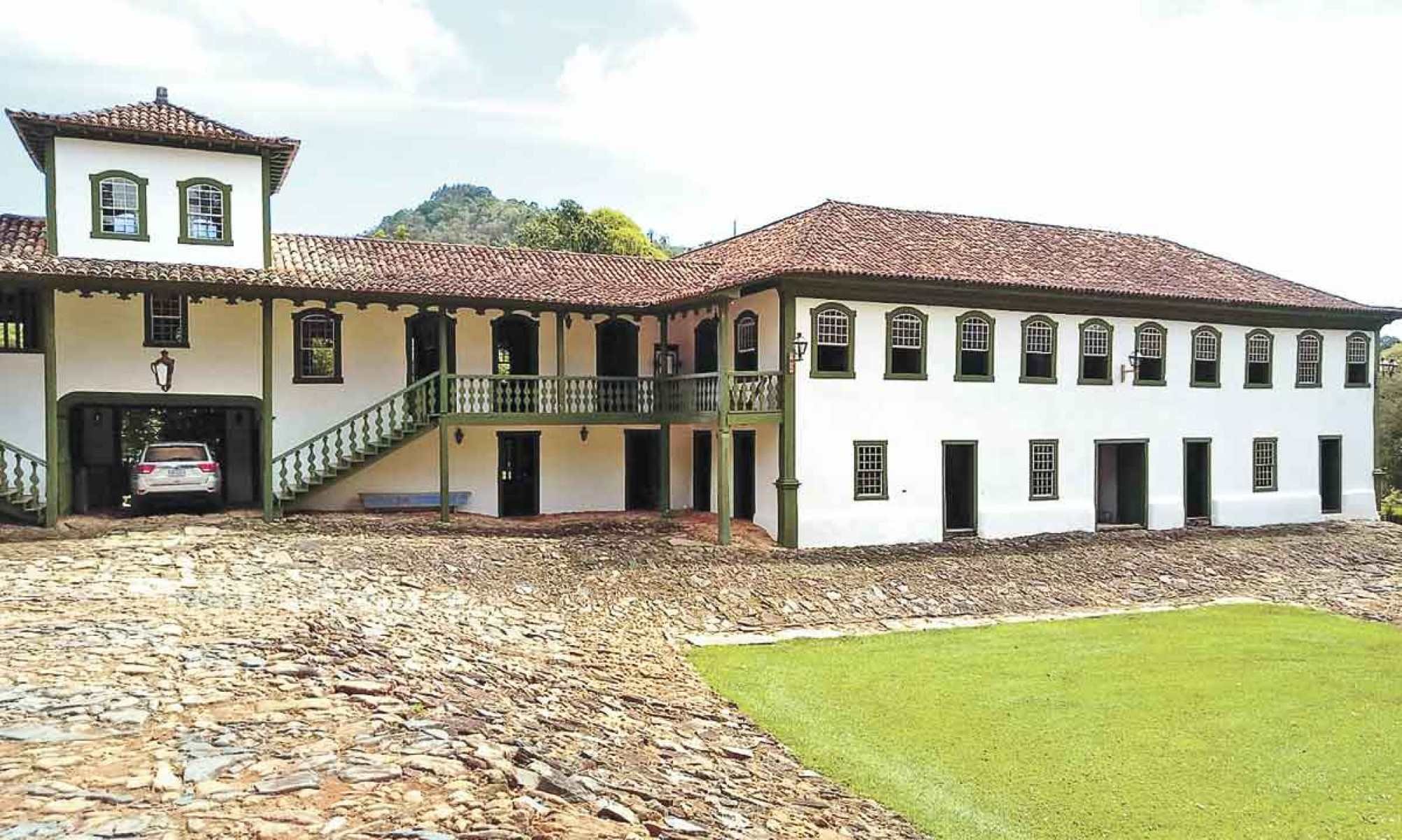 Fazenda Rio São João, hoje tombada pelo Instituto de Patrimônio Histórico e Artístico Nacional (Iphan)
