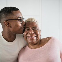 Benefício educação passa a permitir inclusão de mãe e pai - DINO
