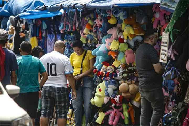 Na década de 1980, o espaço chegou a seu auge comercial, atraindo os moradores locais atrás de bons preços, além de turistas. 
