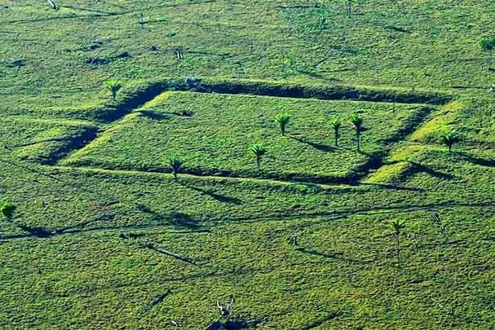 No estado do Acre já foram encontrados mais de mil geoglifos. De acordo com o Patrimônio Histórico e Artístico Nacional (Iphan), 426 deles foram registrados. 
