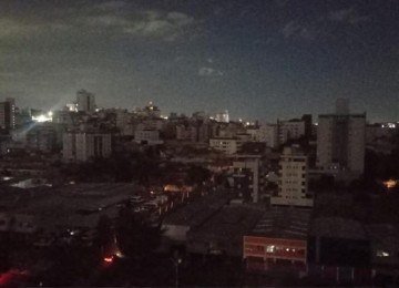 Apagão no Bairro Castelo, em BH -  (crédito: Ana Karolina Moraes/Jornal do Bairro Castelo/Reprodução)