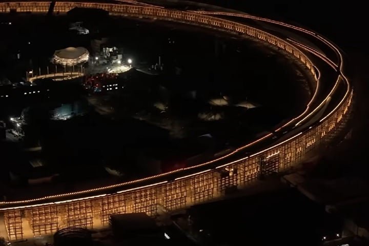 A construção impressionante foi reconhecida pelo Guinness World Records em fevereiro e recentemente inaugurada na ilha artificial de Yumeshima, que fica em Osaka.