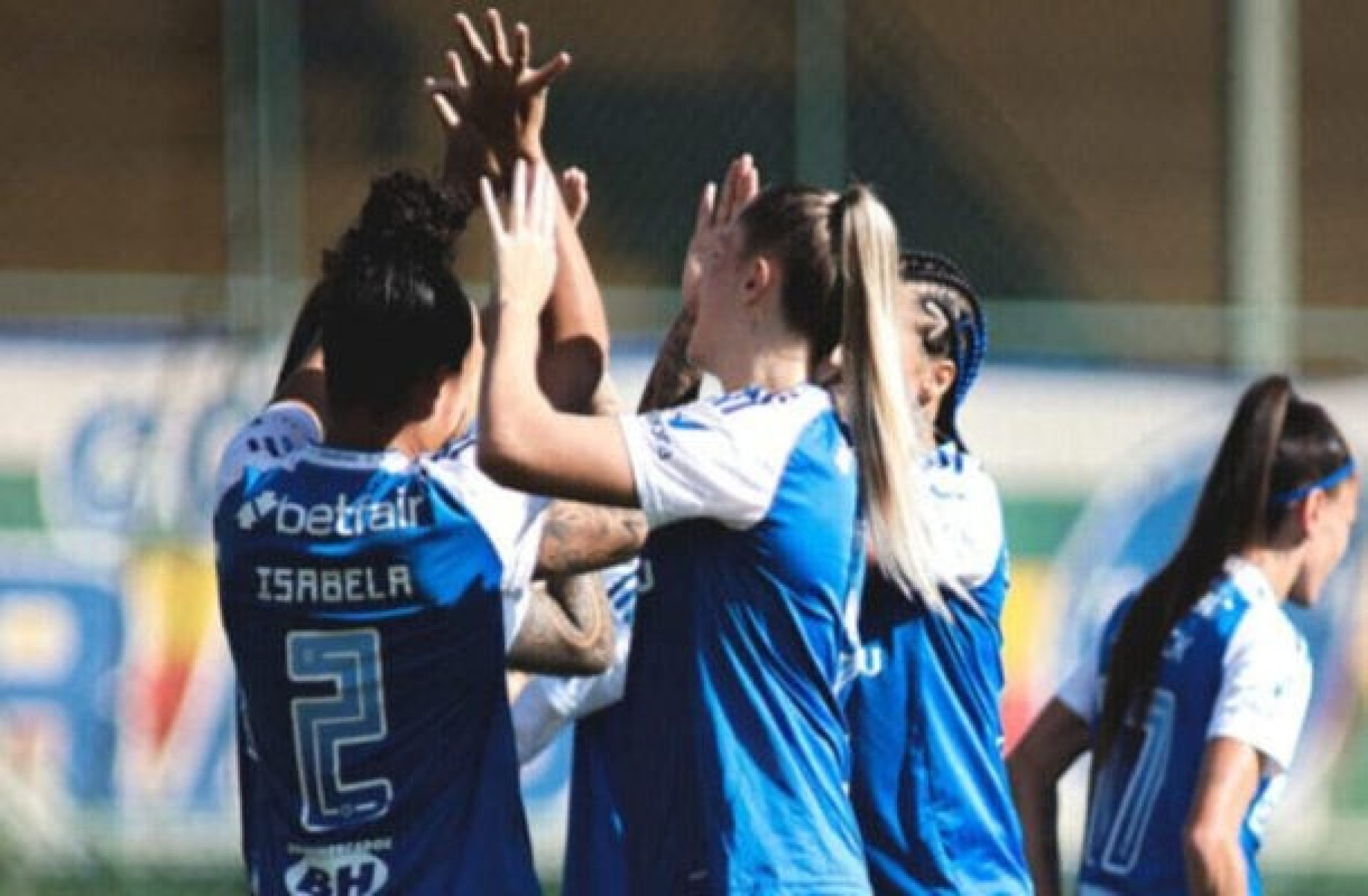 Cruzeiro derrota Bahia com gol nos acréscimos no Brasileirão Feminino