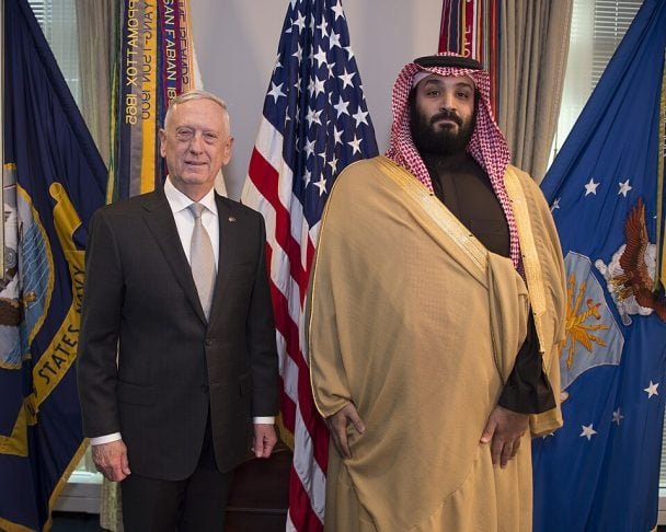 O país mantém relações estratégicas com os EUA e outros países ocidentais, apesar de críticas por seu histórico de violação dos direitos humanos.