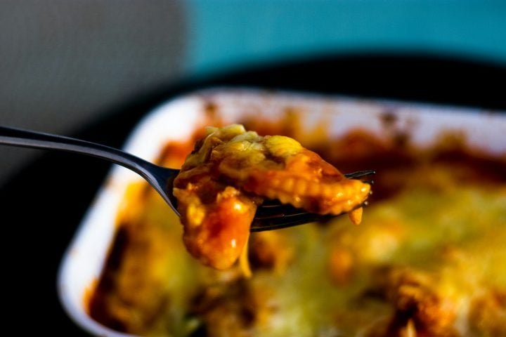 Na época, o pai ainda tentou oferecer presentes para incentivar o menino a comer, porém nem assim conseguiu.