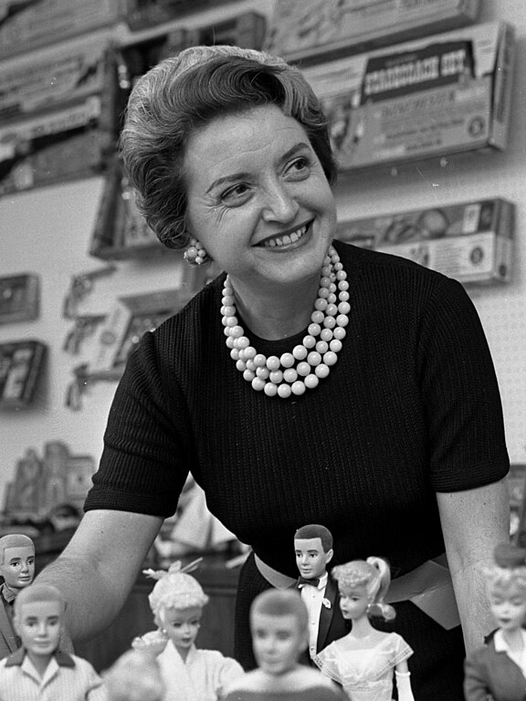 Àquela altura, Ruth já tentava tirar Jack da empresa Mattel por causa de suas polêmicas, que haviam se tornado recorrentes.