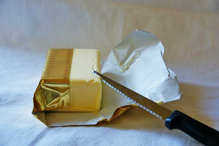 Primeiramente, Ã© preciso destacar que a manteiga Ã© um produto de origem animal, feita a partir da nata do leite de vaca. Ela Ã© conhecida pelo sabor rico e natural e a por um processamento mÃ­nimo.