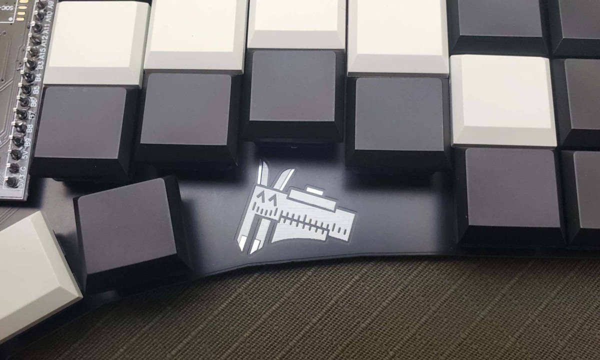 Mascote do teclado Kaly é um 