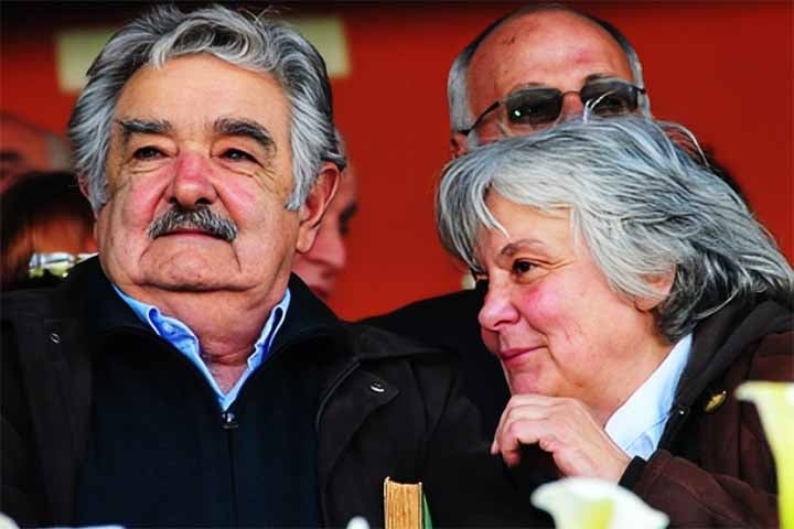 Mujica era casado com Lucía Topolansky, também ex-militante. A união foi oficializada somente em 2005, mas eles estavam juntos desde os anos 70. O casal não teve filhos.