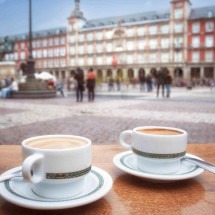 Cafés de país europeu passam a cobrar pelo tempo que cliente fica na mesa - Reprodução