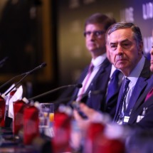 Barroso elogia Motta, evita embate e exalta papel dos EUA contra golpe