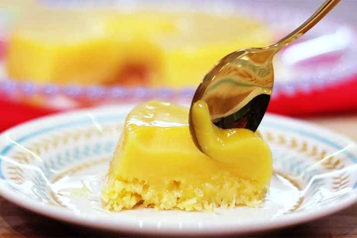 Com a escravização, os portugueses trouxeram escravos da África Ocidental, ampla região dominada pelo grupo étnico e linguístico dos iorubanos. No Brasil, eles foram distribuídos nos engenhos e plantações, O controle da cozinha foi para as escravas, as mucamas.