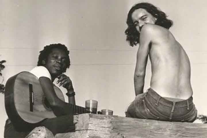 Milton nasceu em um quarto da pensão de Dona Augusta, na rua Conde de Bonfim 472, na Tijuca, no Rio de Janeiro. É filho da empregada doméstica Maria do Carmo do Nascimento, que foi abandonada grávida pelo namorado e o registrou como mãe solteira. 