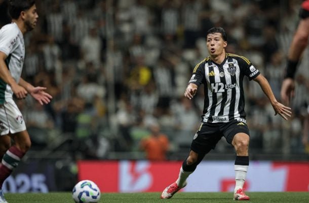 ALAN FRANCO: Voltando de contusão, demonstrou nervosismo em vários lances, errando passes considerados fáceis, o que poderia ter complicado o time em algumas ocasiões. Felizmente, isso não aconteceu. NOTA: 5,5. Foto: Pedro de Souza/Atlético