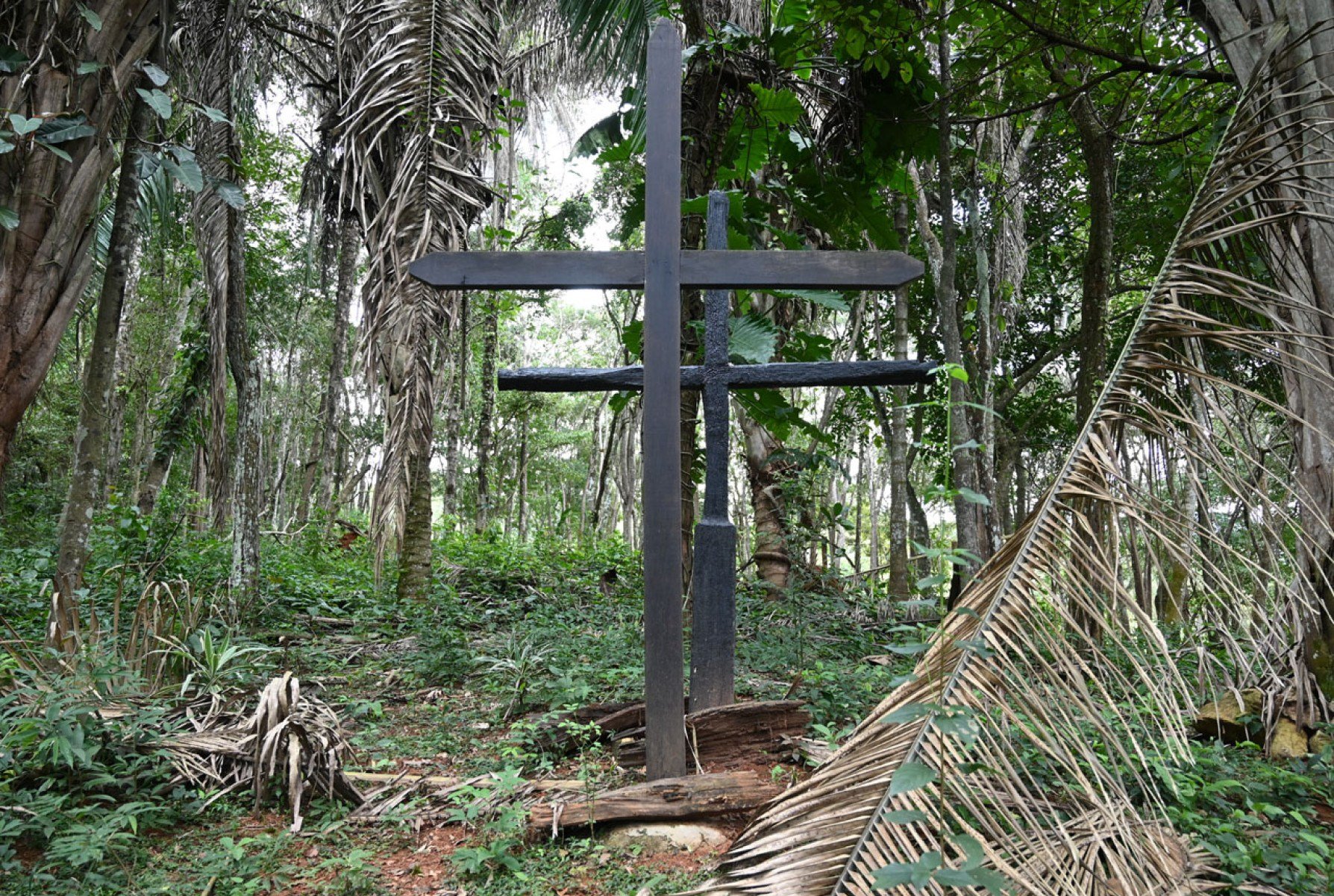 Cruzes no Cemitério dos Escravizados de Bom Jesus do Amparo