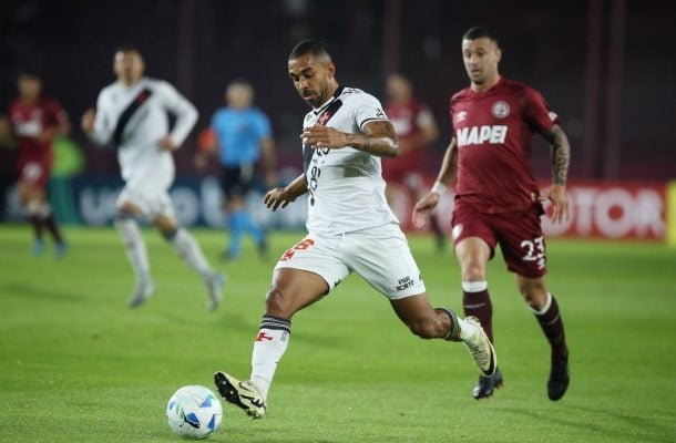 PAULO HENRIQUE - Apareceu com mais dificuldade ao longo da partida. Não conseguiu ser uma boa presença defensiva, tendo falhado no lance do gol, e também errou muitos passes ao longo da partida. Nota: 4,5 - Foto: Divulgação/Conmebol