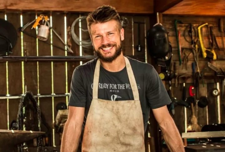 Sua imagem pública se consolidou como a de um "homem multifunções": além de cozinhar, Rodrigo já mostrou habilidades com carpintaria, agricultura, marcenaria e outros ofícios, o que gerou grande repercussão nas redes sociais.