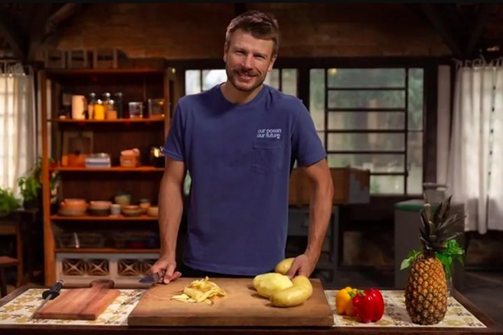 Ele deixou o GNT em dezembro 2023, onde apresentava os programas "Tempero de Família" e "Bem Juntinhos".