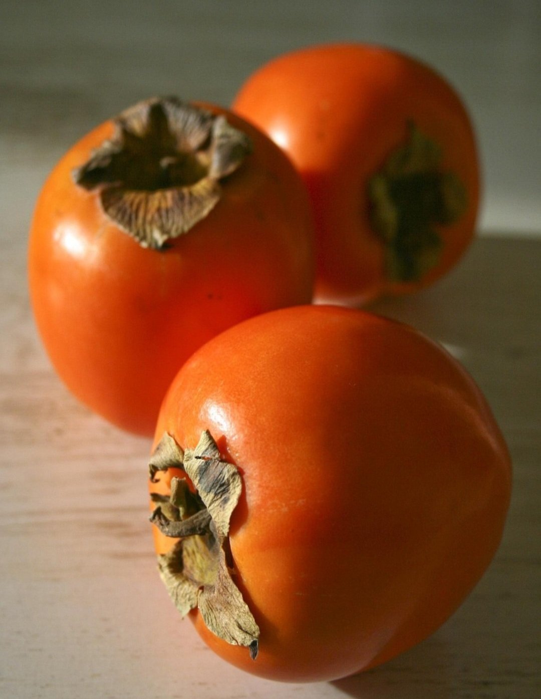 Ele possui fibras que se dissolvem em água e formam um tipo de gel no estômago, aumentando o tempo de digestão dos alimentos. Isso ajuda a prolongar a saciedade ao longo do dia (contribui na perda de peso).