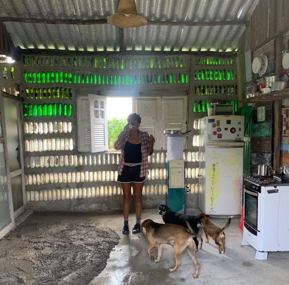 "Nosso diálogo é para que as pessoas, os poderes e empresas entendam quanto é viável e funcional a ecologia e sustentabilidade para replanejar a questão habitacional", disse Maria Gabrielly.