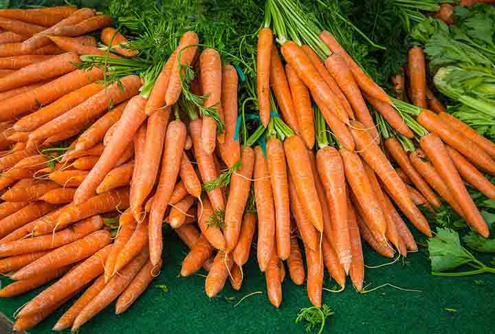 Rica em vitamina A, melhora a saúde ocular e a pele. Suas fibras auxiliam na digestão.
