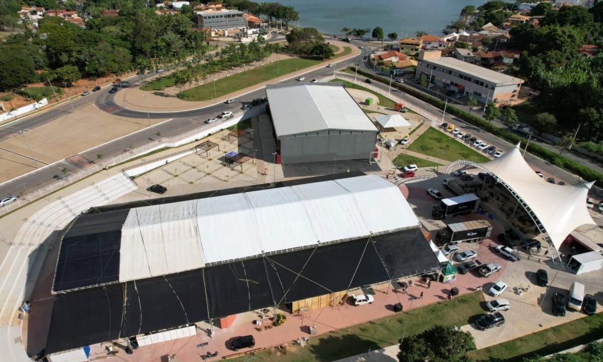 Uma mega estrutura foi montada na Arena Multiuso de Lagoa Santa para abrigar a Feconect 2025 -  (crédito: Davi Santos/Divulgação)