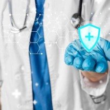 Seguro protege médicos de despesas judiciais e indenizações - DINO